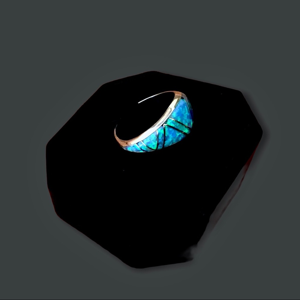 Solid Sterling Silver Inlay Blue Lab Opal Dome Ring - Picture 3 of 9